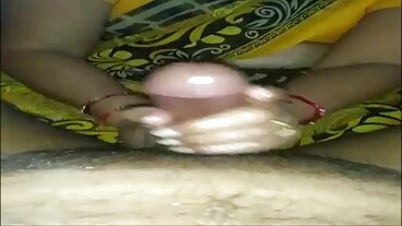 பிரேஸர்ஸில் இருந்து கவர்ச்சியான லோலா ஃபேயுடன் குட்டையான ஹேர் பேங்
