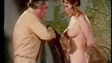 18 VideoZ இலிருந்து உணர்ச்சிவசப்பட்ட வெண்டியுடன் ஒல்லியான திருகு