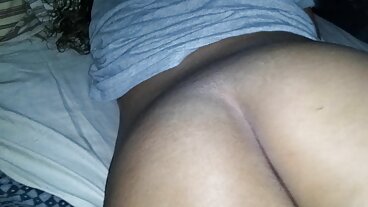 நாட்டி அமெரிக்காவைச் சேர்ந்த கொம்பு பைஸ்லி போர்ட்டருடன் மில்ஃப் ஸ்மட்