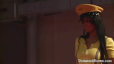 டீன் மெகா வேர்ல்டில் இருந்து ஹாட் லைட்ஃபேரியுடன் மாடல் பேங்
